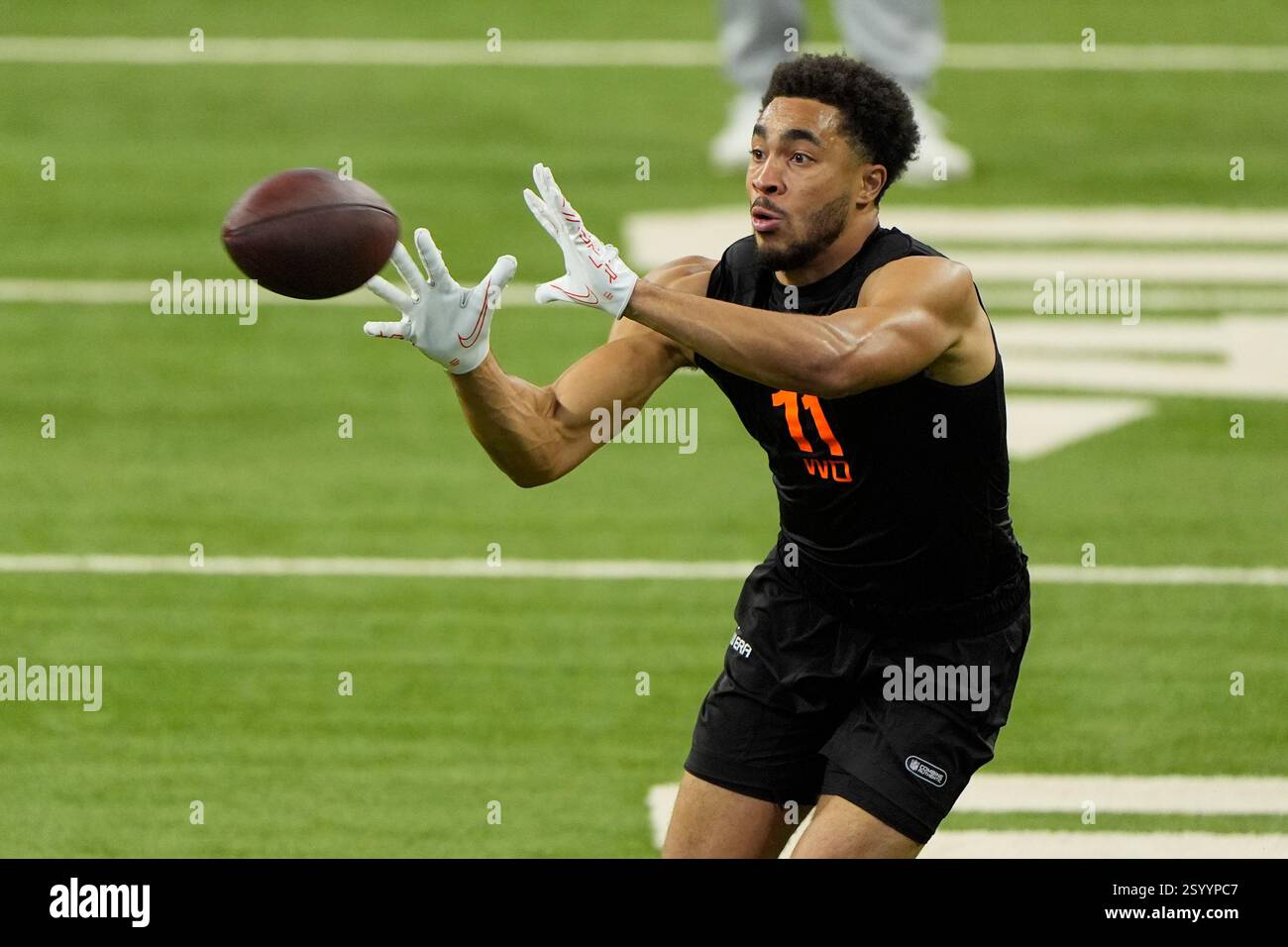 Florida wide receiver Chimere Dike participates in a drill at the NFL ...