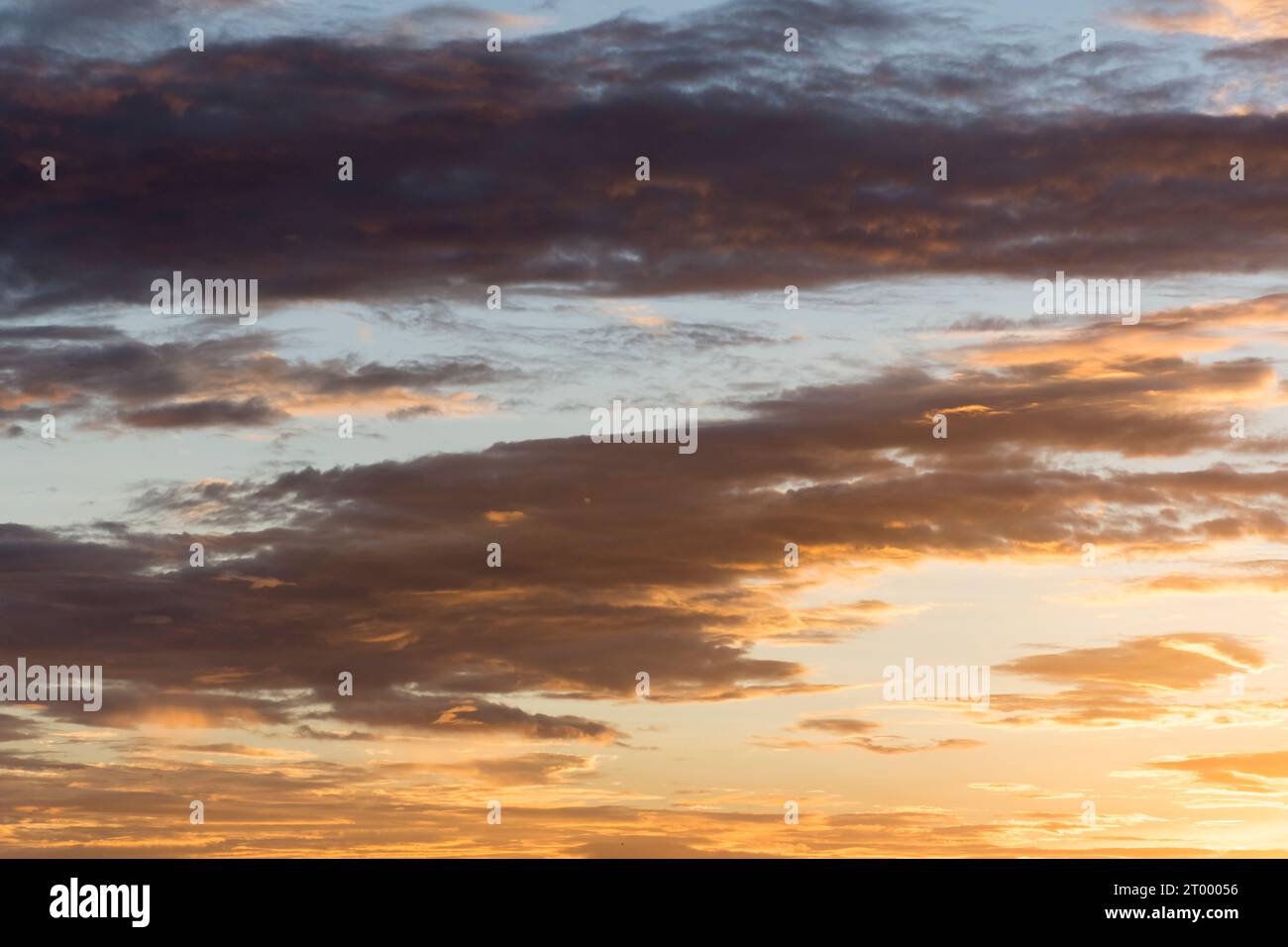 Golden dawn sky hi-res stock photography and images - Alamy
