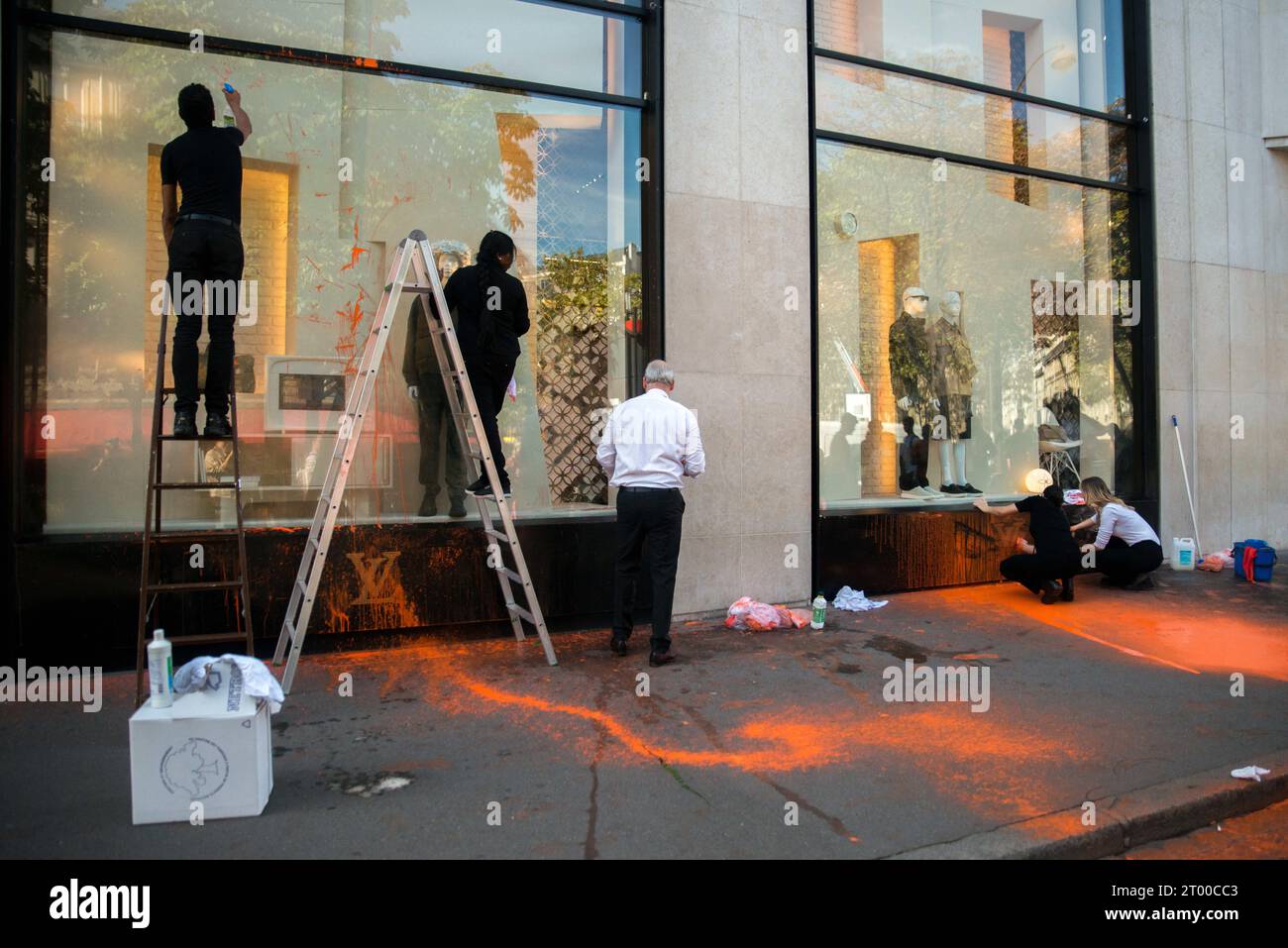 Louis Vuitton while remodeling their store window On The Champs