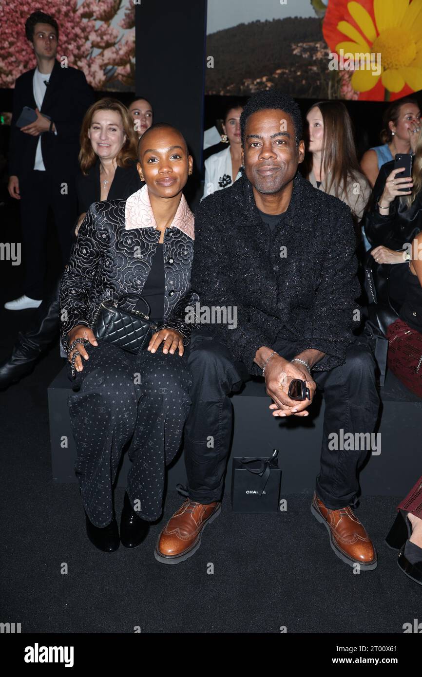 Comedian Chris Rock and his daughter Lola Simone Rock at the Chanel fashion  show during the Spring Summer 2024 Collections in Paris, France on October 3,  2023. (Photo by Jonas Gustavsson/Sipa USA) Credit: Sipa USA/Alamy Live News  Stock Photo