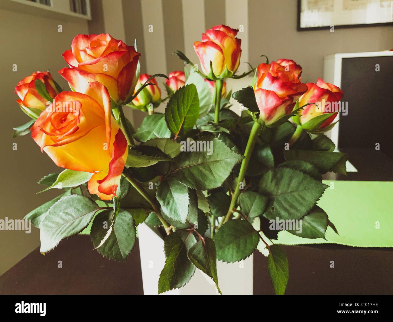 Room with roses hi-res stock photography and images - Alamy