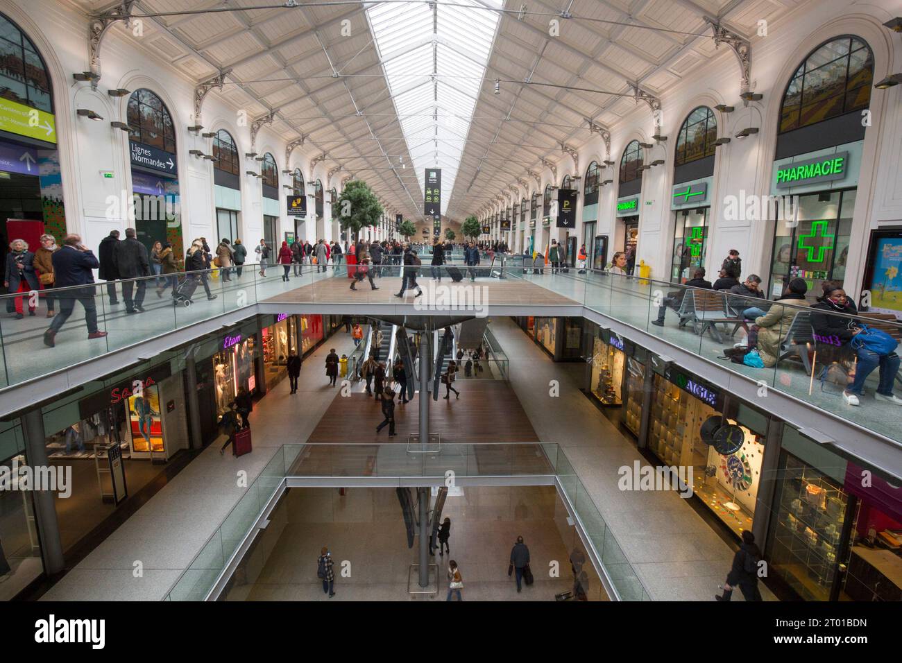 THE NEW SHOPPING CENTRE INSIDE GARE SAINT LAZARE PARIS Stock Photo Alamy