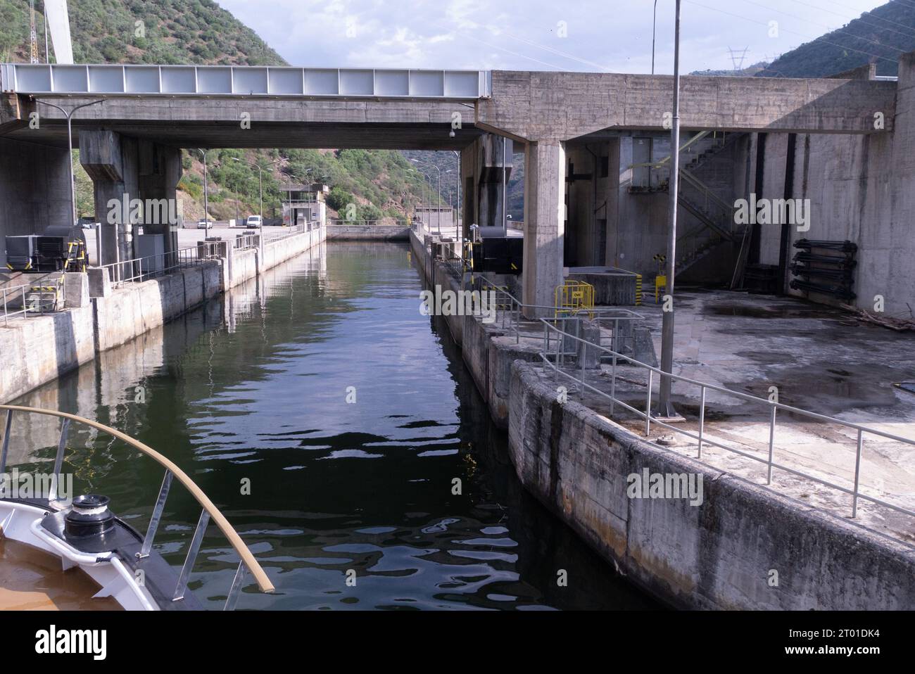 Valeira lock full of water at high level of river hires stock