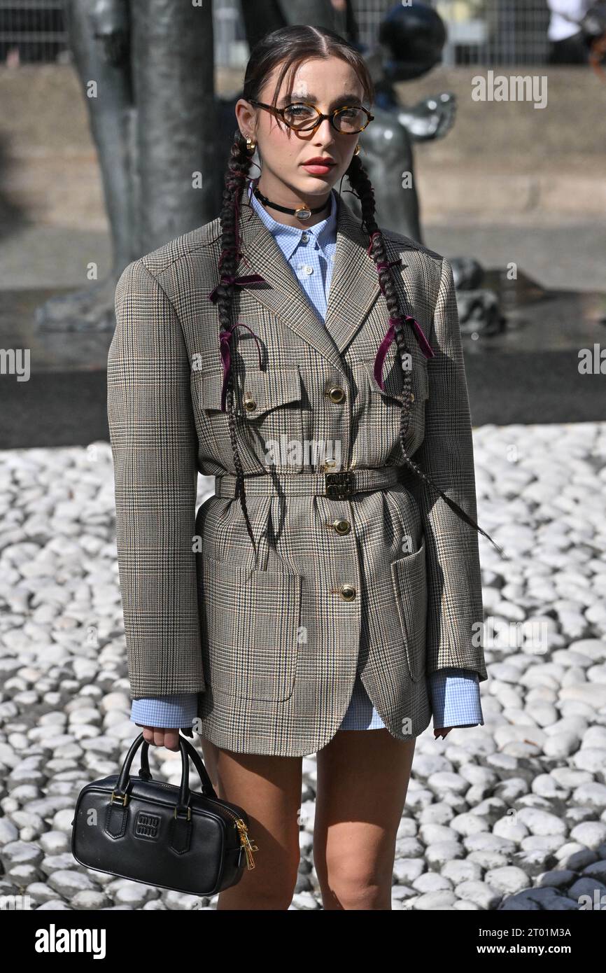 Paris, France. 03rd July, 2023. Emma Chamberlain at Thom Browne show during  Haute Couture Fashion Week in Paris, France on July 3, 2023. Photo by  Julien Reynaud/APS-Medias/ABACAPRESS.COM Credit: Abaca Press/Alamy Live News