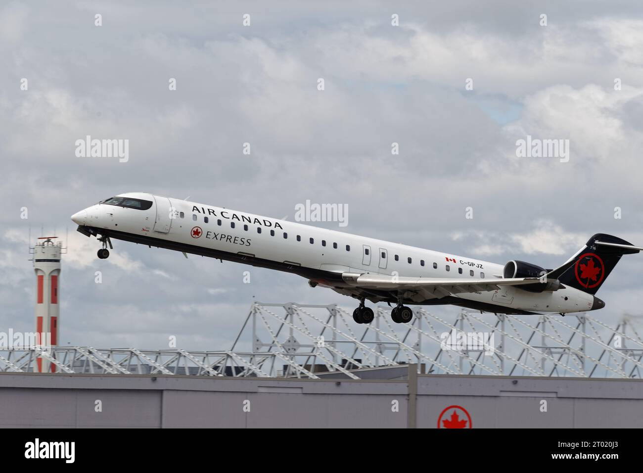 Air Canada, Bombardier CRJ900LR taking off at the MontréalPierre