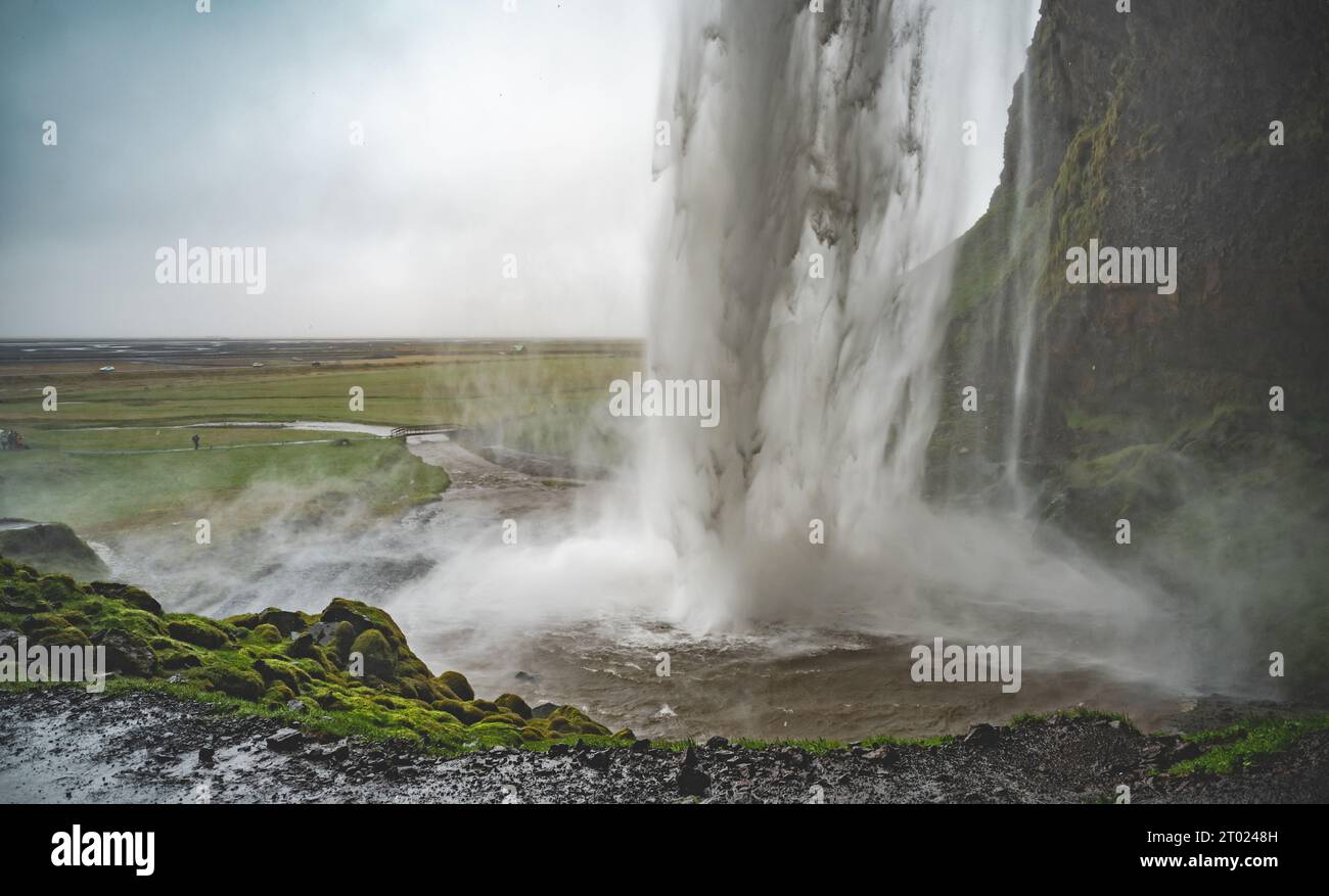 Waterfall Side Parallel View Side view waterfall seljalandsfoss hi-res stock photography and images ...