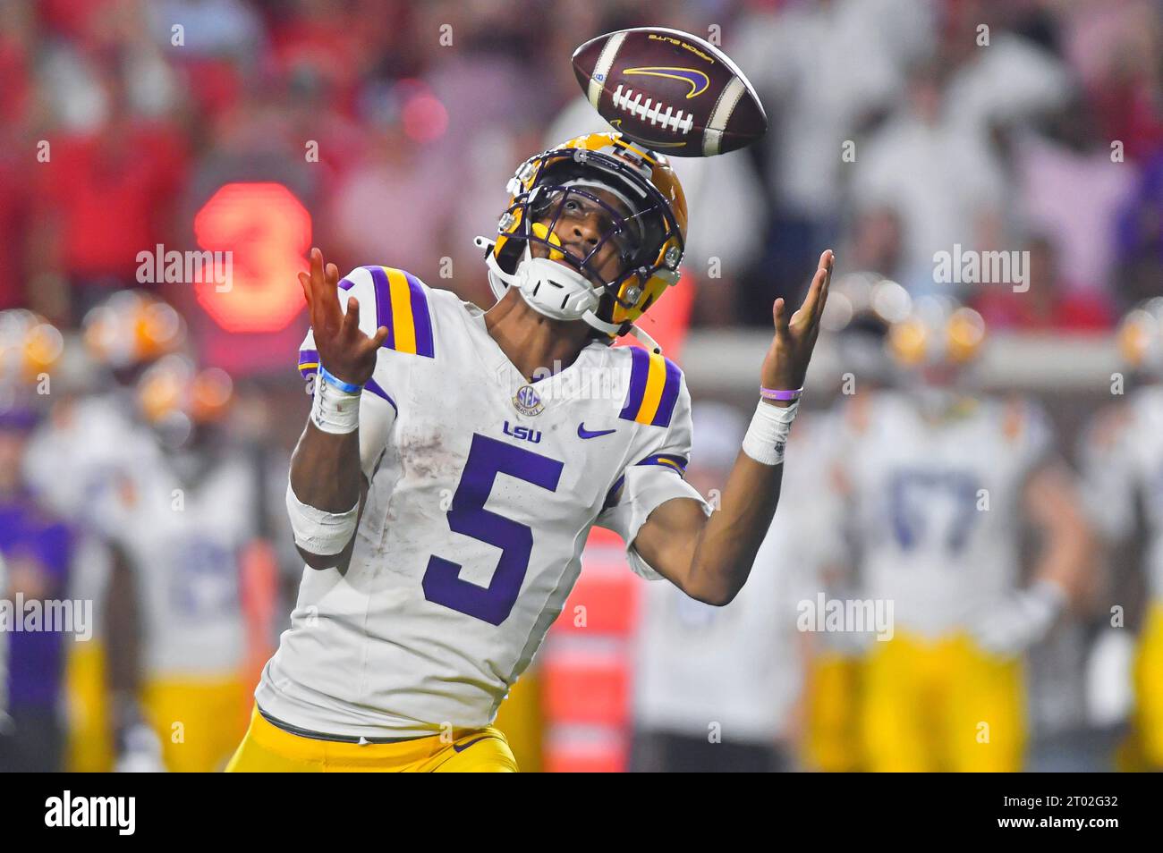 Oxford, MS, USA. 30th Sep, 2023. LSU Tigers quarterback Jayden Daniels