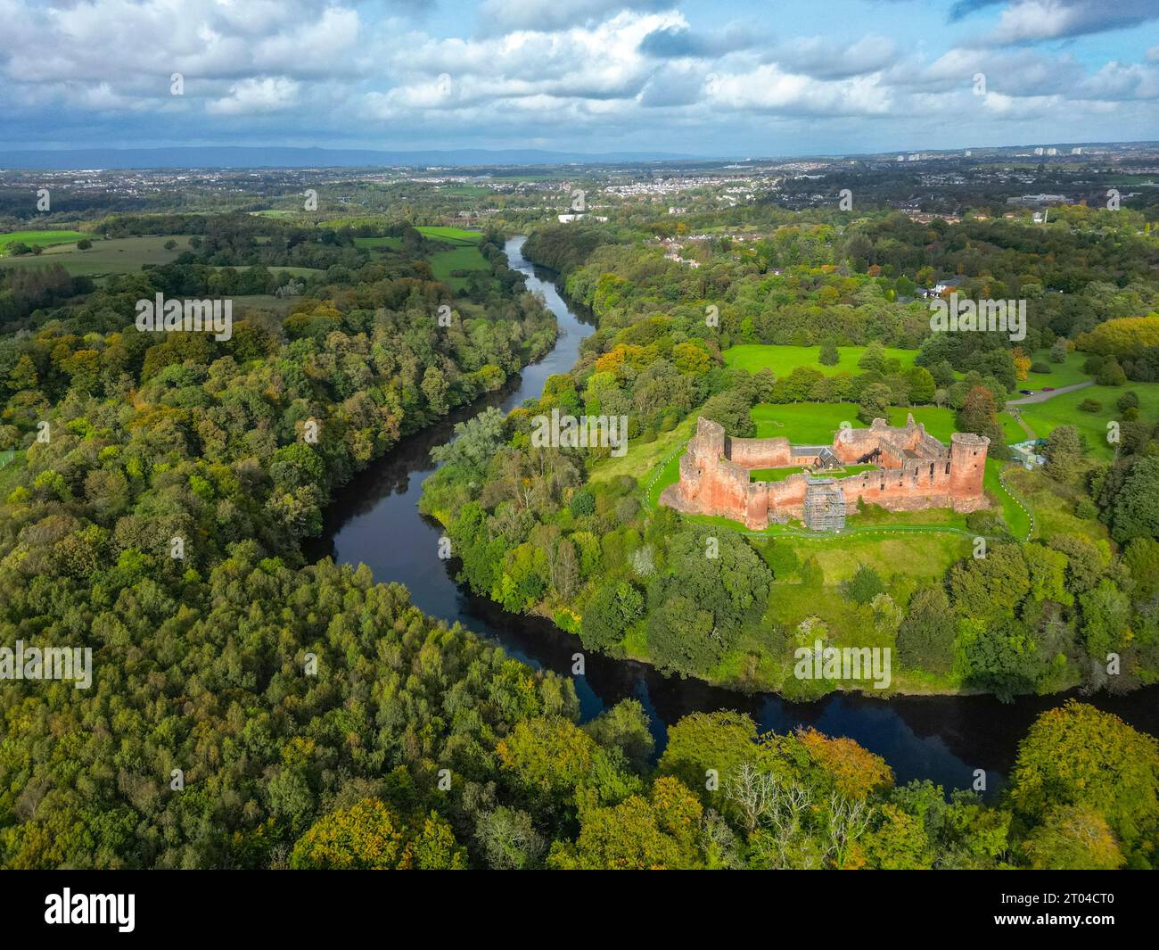 Aerial view of ruins of Bothwell Castle beside the River Clyde, Bothwell, South Lanarkshire