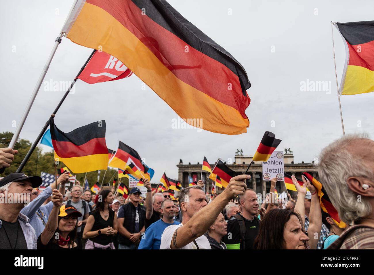 Demonstration november 1989 berlin hi-res stock photography and images ...