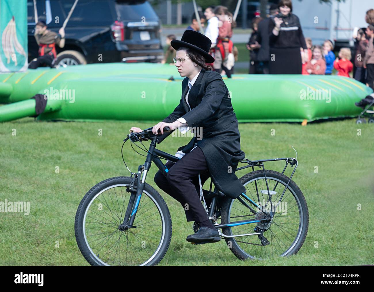 The bible mandates that Jews have fun on the Sukkos holiday. Jewish