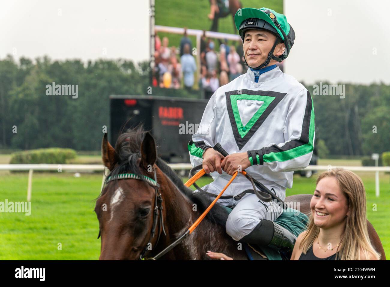 03.10.2023, Galopprennbahn Hoppegarten, Renntag der deutschen Einheit, Hoppegarten, Brandenburg, Deutschland Stock Photo