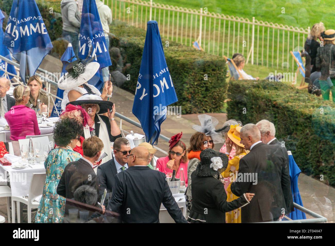 03.10.2023, Galopprennbahn Hoppegarten, Klubtribühne, Vip Terasse, Peter Altmeier, Dirk Petersen, Renntag der deutschen Einheit, Hoppegarten, Brandenb Stock Photo