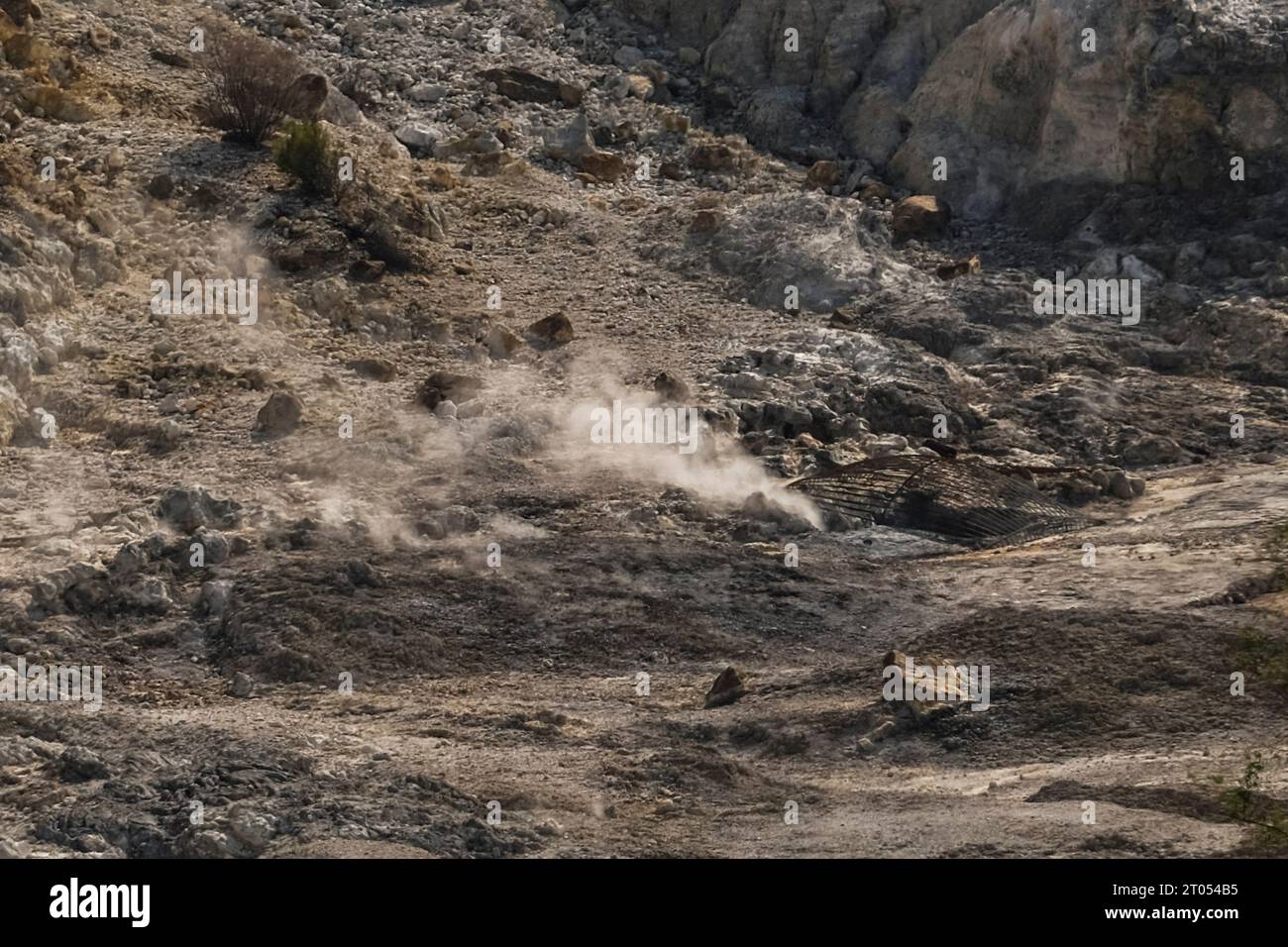 A generic view of the solfatara fumarola, it is one of the forty volcanoes that make up the Phlegraean Fields; it is located about three kilometres from the centre of the city of Pozzuoli, it is the epicentre of the seismic swarm that has occurred in recent days, the strongest tremor the day before yesterday of magnitude 4.2 recorded by the Monitoring Network of the Vesuvius Observatory of the National Institute of Geophysics and Volcanology (INGVA generic view of the solfatara, it is one of the forty volcanoes that make up the Phlegraean Fields; it is located about three kilometres from the c Stock Photo