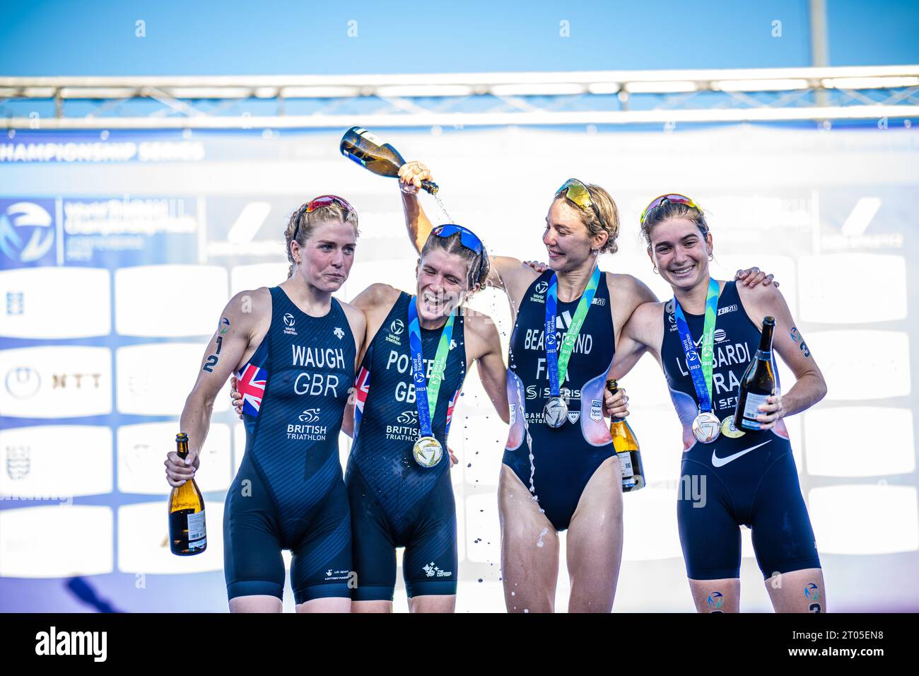 Beth Potter,Cassandre Laure Beaugrand,Kate Waugh on the podium with the