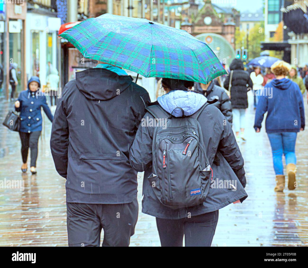 Glasgow, Scotland, UK. 4th October, 2023. UK Weather Wet and windy saw a deluge in the town