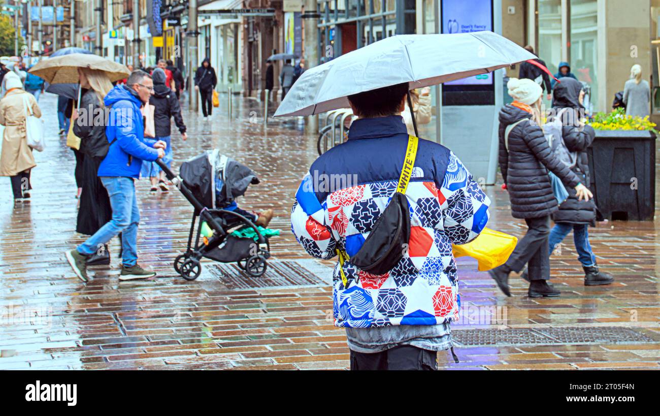 Glasgow, Scotland, UK. 4th October, 2023. UK Weather Wet and windy saw a deluge in the town