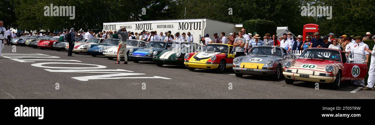 Assembly area line up of Porsche 911's, Fordwater Trophy, a forty five minute two driver race for short wheelbase 2 litre Porsche 901’s and 911’s that Stock Photo