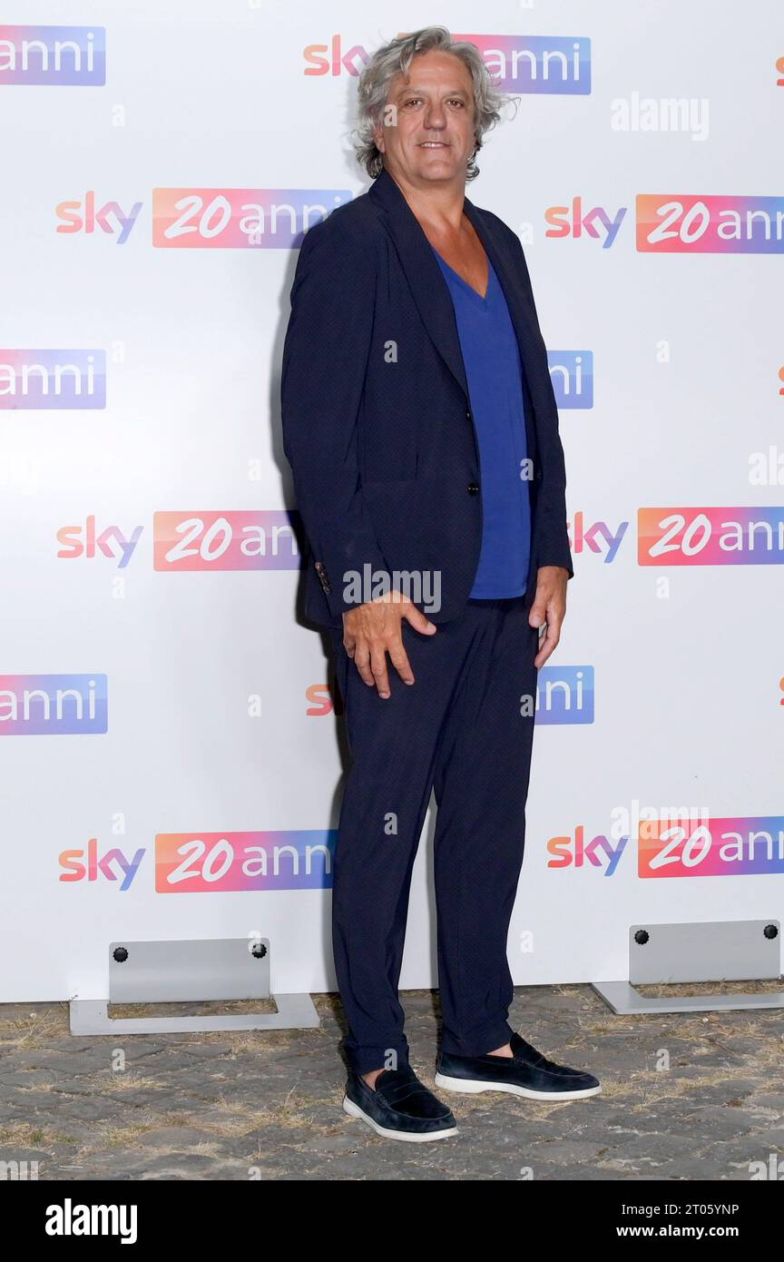 Giorgio Locatelli beim Photocall Sky 20 anni / Sky 20 Jahre im Terme di Diocleziano. Rom, 03.10.2023 *** Giorgio Locatelli at the photocall Sky 20 anni Sky 20 years at Terme di Diocleziano Rome, 03 10 2023 Foto:xA.xM.xTinghinox/xFuturexImagex sky 3509 Stock Photo