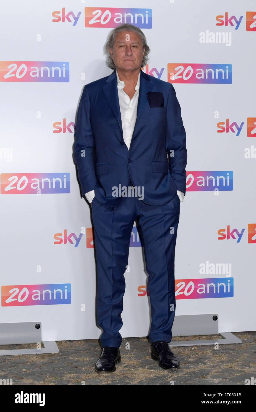 Giorgio Porra beim Photocall Sky 20 anni / Sky 20 Jahre im Terme di Diocleziano. Rom, 03.10.2023 *** Giorgio Porra at the photocall Sky 20 anni Sky 20 years at Terme di Diocleziano Rome, 03 10 2023 Foto:xA.xM.xTinghinox/xFuturexImagex sky 3549 Stock Photo