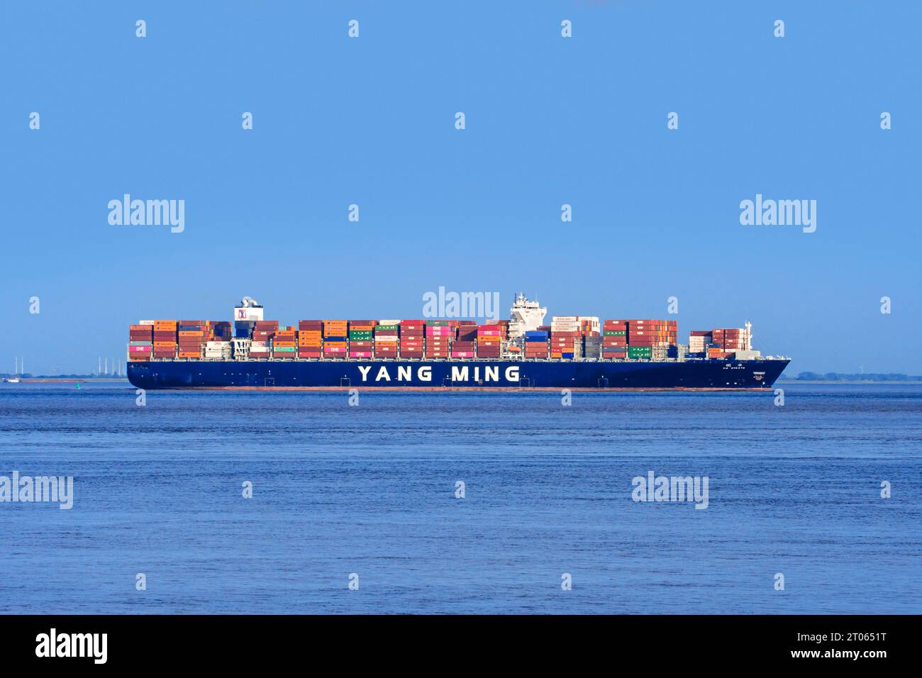 Chinese container ship / containership Yang Ming YM Wreath loaded with
