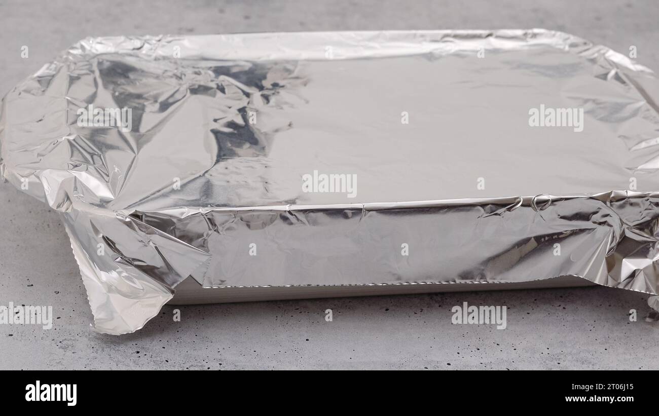 Aluminum foil baking pan hi-res stock photography and images - Alamy