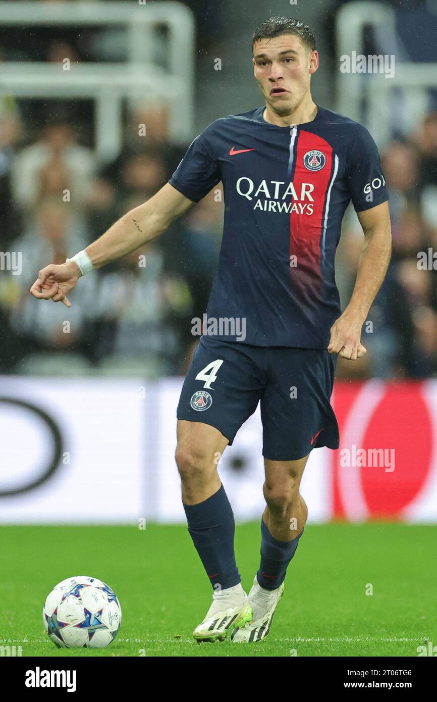 Manuel Ugarte #4 of Paris Saint-Germain in action during the UEFA Champions League match Newcastle United vs Paris Saint-Germain at St. James's Park, Newcastle, United Kingdom, 4th October 2023  (Photo by Mark Cosgrove/News Images) Stock Photo