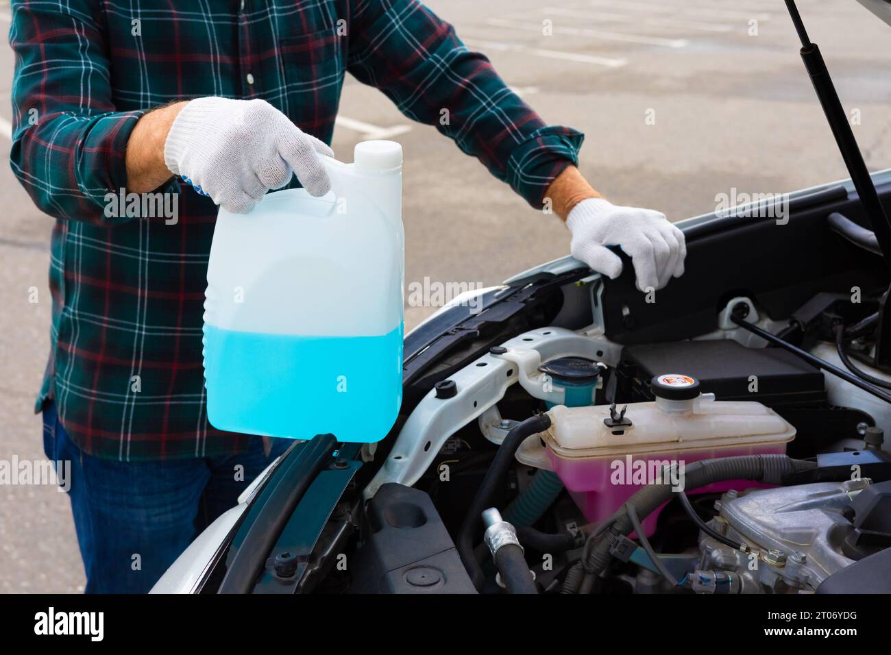 Filling reservoir hires stock photography and images Alamy