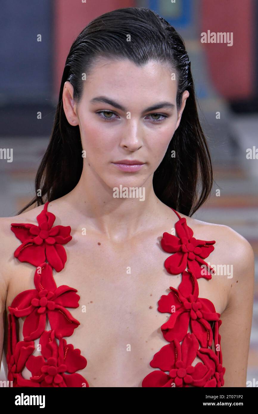 Lush Vittoria Ceretti Is Serving Supermodel In A Belly Shirt And See-through Skirt At The Met Gala Moment Collection Lush Vittoria Ceretti Is Serving Supermodel In A Belly Shirt And See-through Skirt At The Met Gala Moment Collection