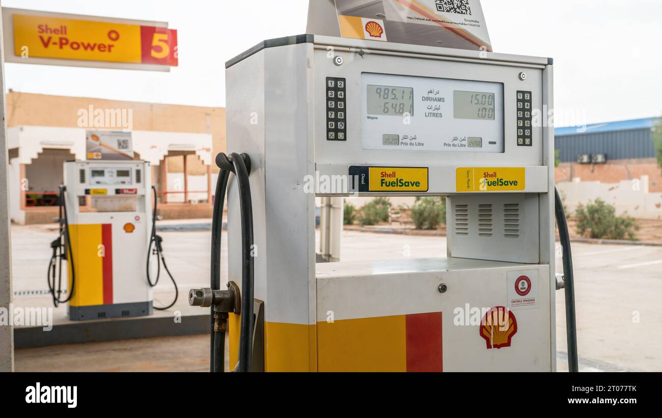 Gas prices shell gas station hi-res stock photography and images - Page 3