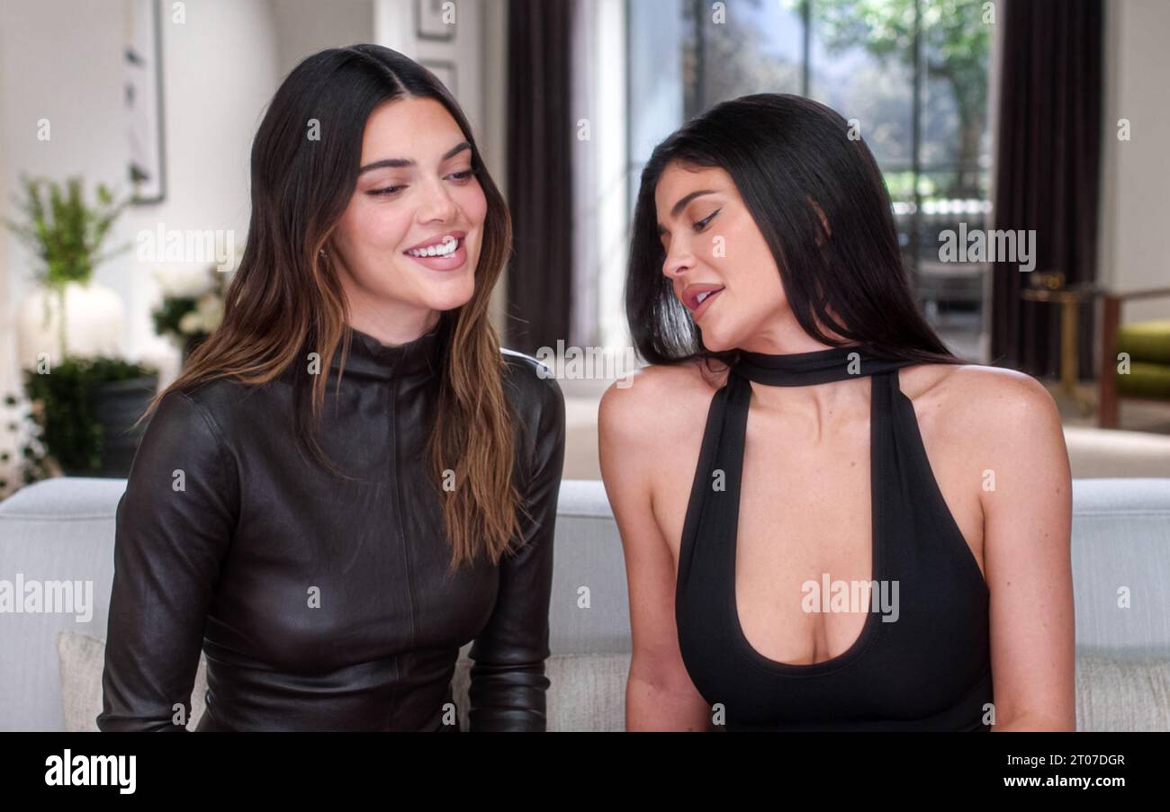 Kylie & Kendall Jenner サイン￼！Kardashians Kylie & Kendall Jenner サイン￼！Kardashians Kylie & Kendall