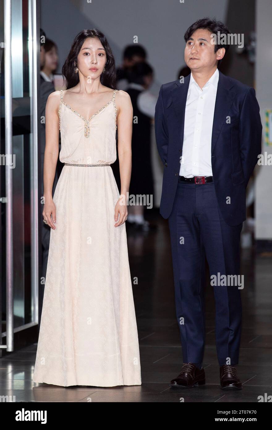 Busan, South Korea. 4th Oct, 2022. (L to R) South Korean actors Jeon So-nee and Min Young-keun, arrives red carpet opening ceremony of during the 28th Busan International Film Festival at Busan Cinema Center in Busan, South of Seoul, South Korea on October 4, 2023. (Photo by: Lee Young-ho/Sipa USA) Credit: Sipa USA/Alamy Live News Stock Photo