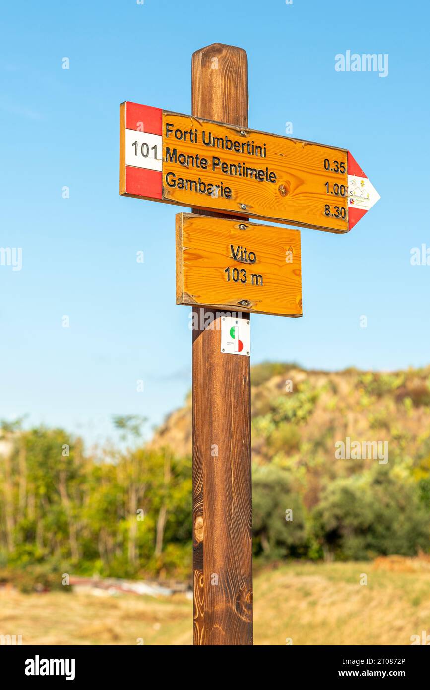 Servire - Segnaletica In Legno Per Matrimonio 'Servietate' - Pannello A5 (20,9x15cm) Per Area Bar, Cocktail, Buffet E Regali Ospiti - Decorazione Eventi Personalizzabile