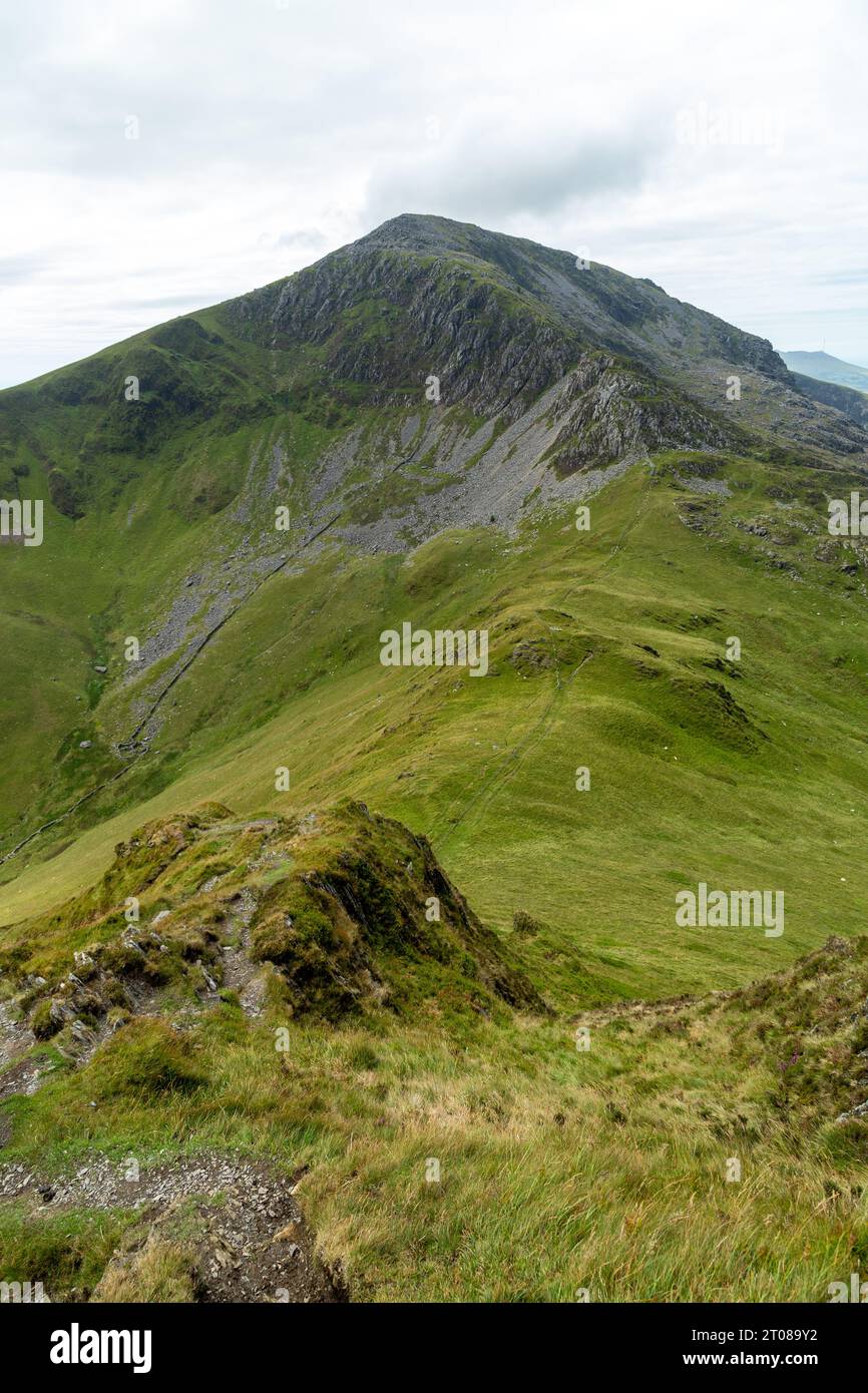 Craig Cwm Silyn from the slopes of Mynydd Tal y Mignedd, Craig Cwm Silyn is the highest peak along the celebrated Nantlle Ridge Stock Photo