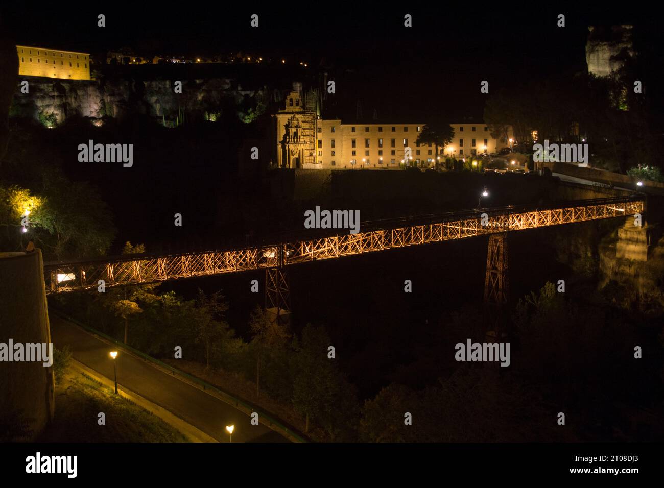 Puente de San Pablo en Cuenca de noche Stock Photo