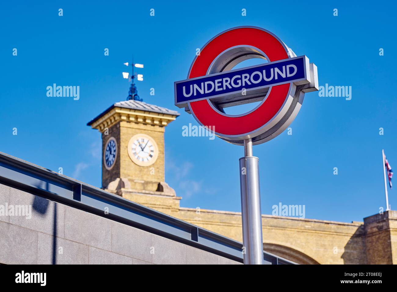 Underground sign at Kings Cross Station - London Stock Photo - Alamy