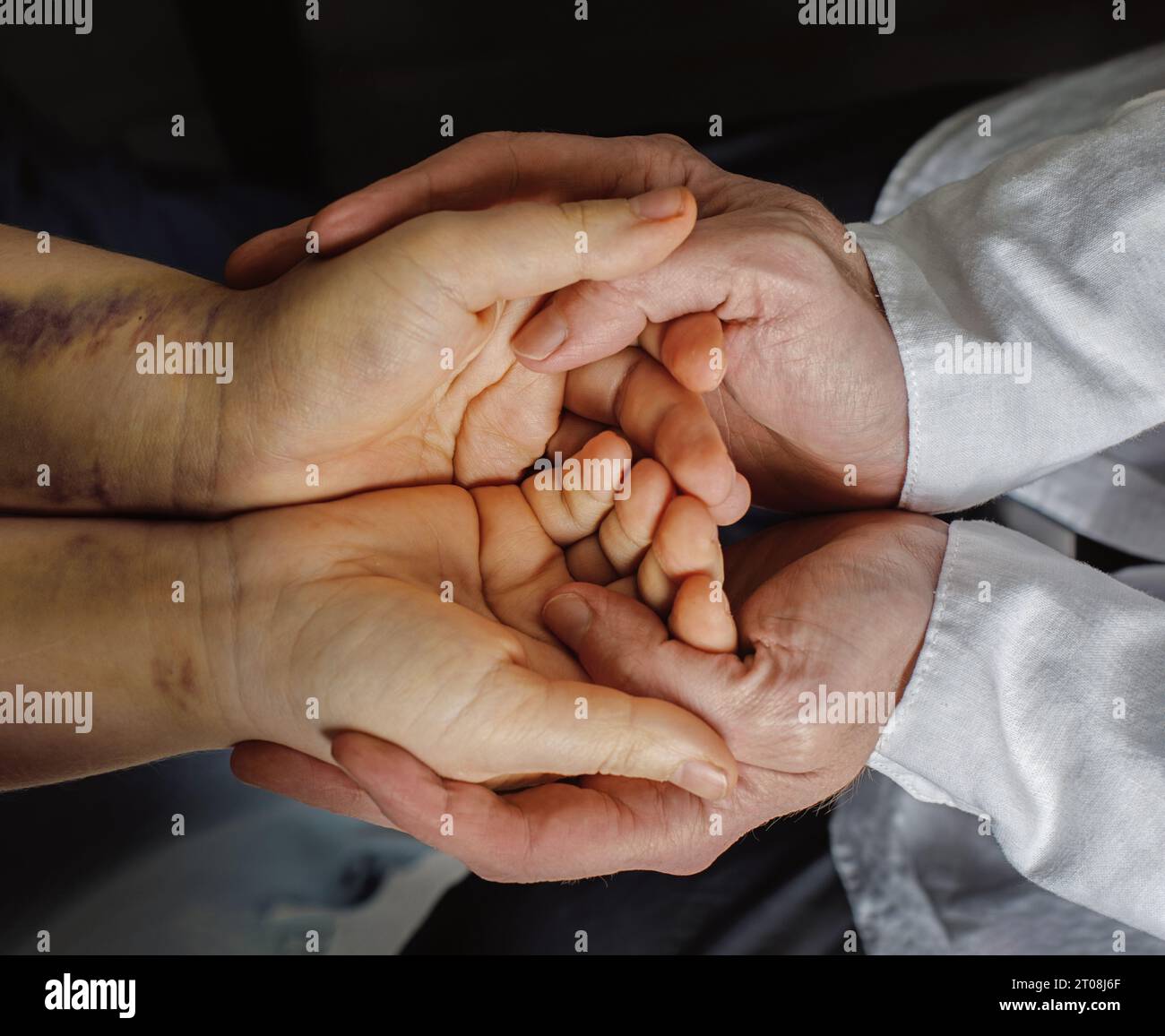 Domestic violence support talking hi-res stock photography and images ...