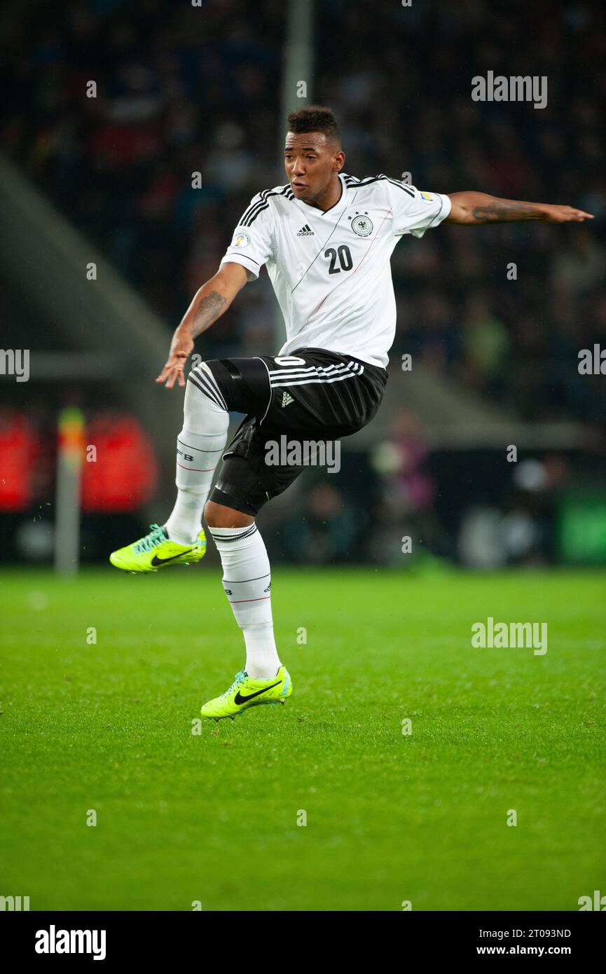 Jerome Boateng Aktion Fußball WM Qualifikation Deutschland - Irland 3:0 in Köln, Deutschland am 11.10.2013 Stock Photo