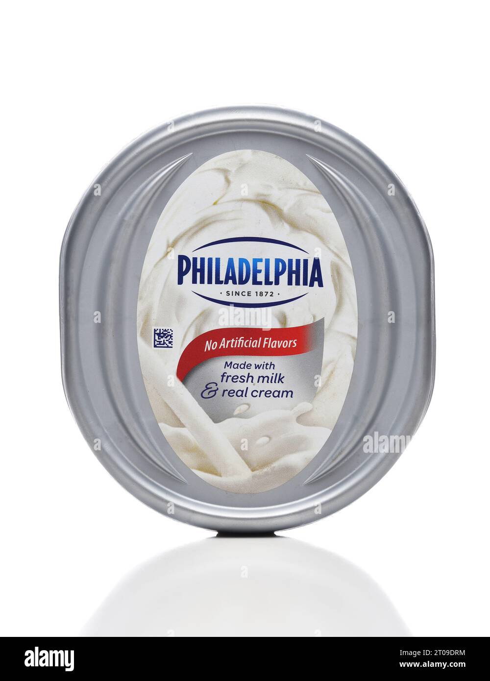 IRVINE, CALIFORNIA - 4 OCT 2023: A tub of Philadelphia Whipped Cream Cheese. Stock Photo