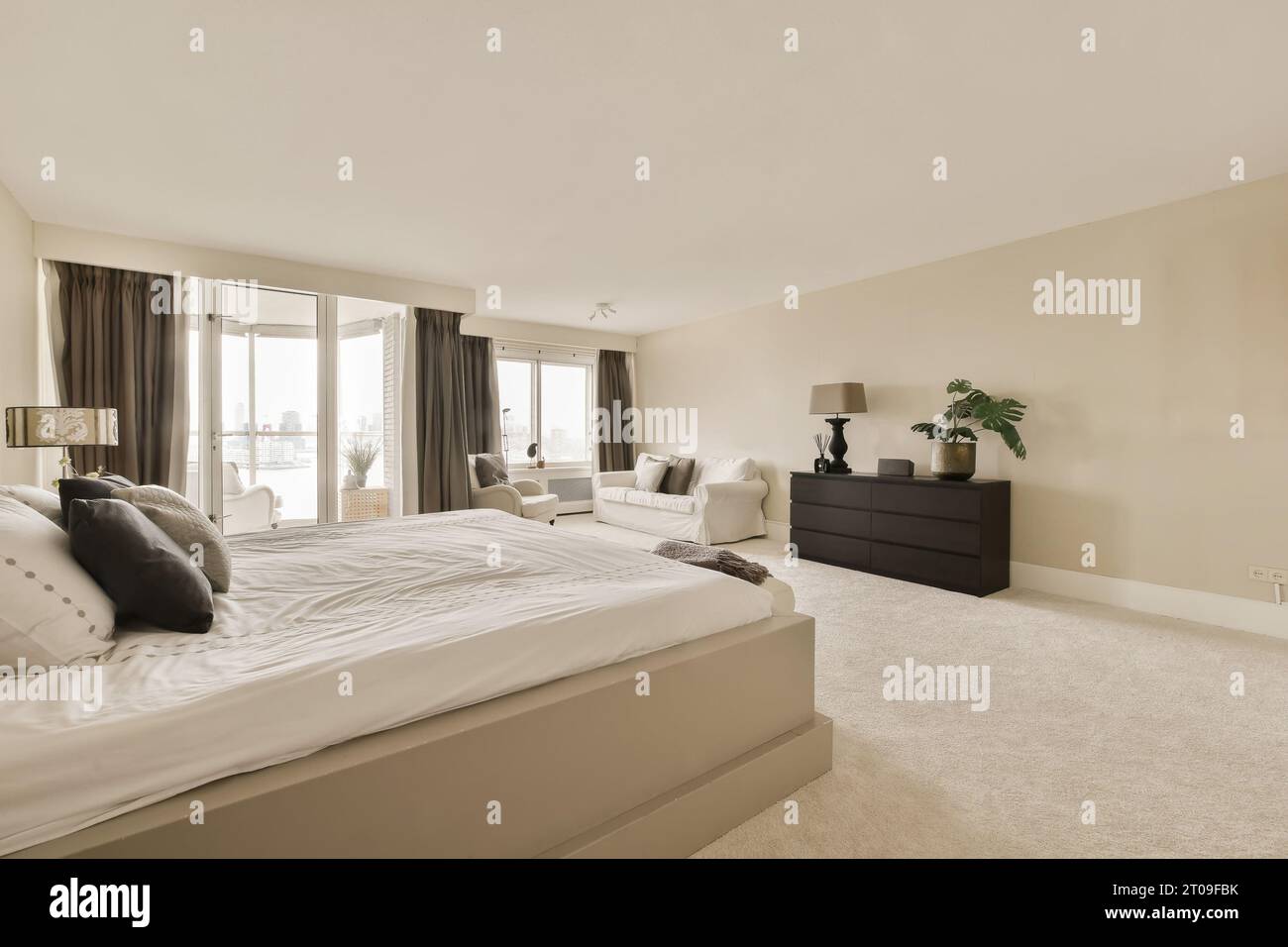 Master Bedroom White Sheets Hi Res Stock Photography And Images Alamy