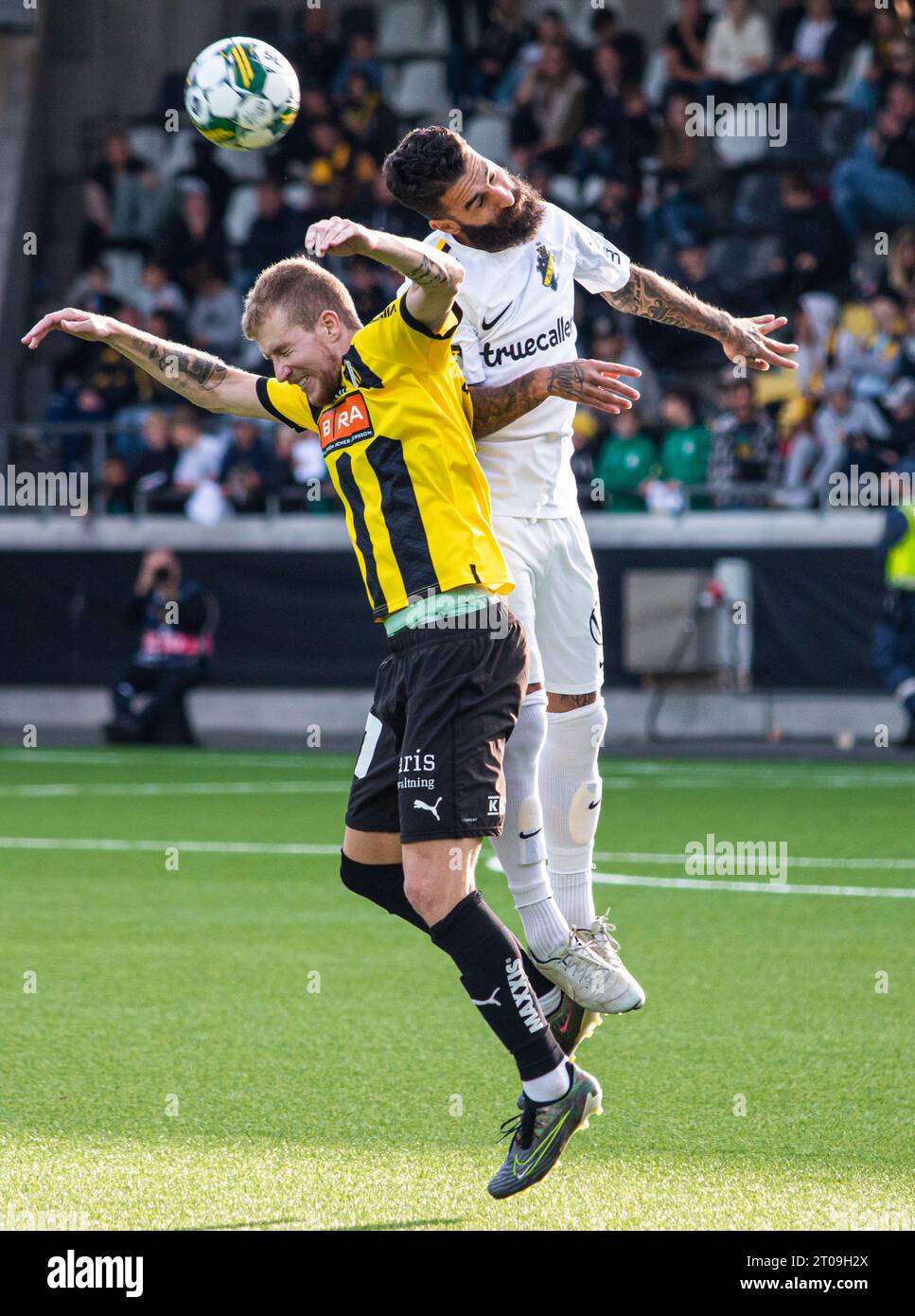 Gothenburg, Sweden. 01st, October 2023. Simon Gustafson (14) of BK Haecken and Jimmy Durmaz (10) of AIK Stockholm seen during the Allsvenskan match between BK Haecken and AIK Stockholm at Eleda Stadion in Malmoe. (Photo credit: Gonzales Photo - Amanda Persson). Stock Photo