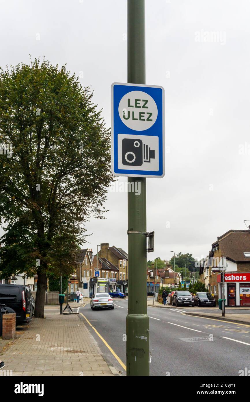 LEZ and ULEZ camera sign in Shortland, South London. Stock Photo