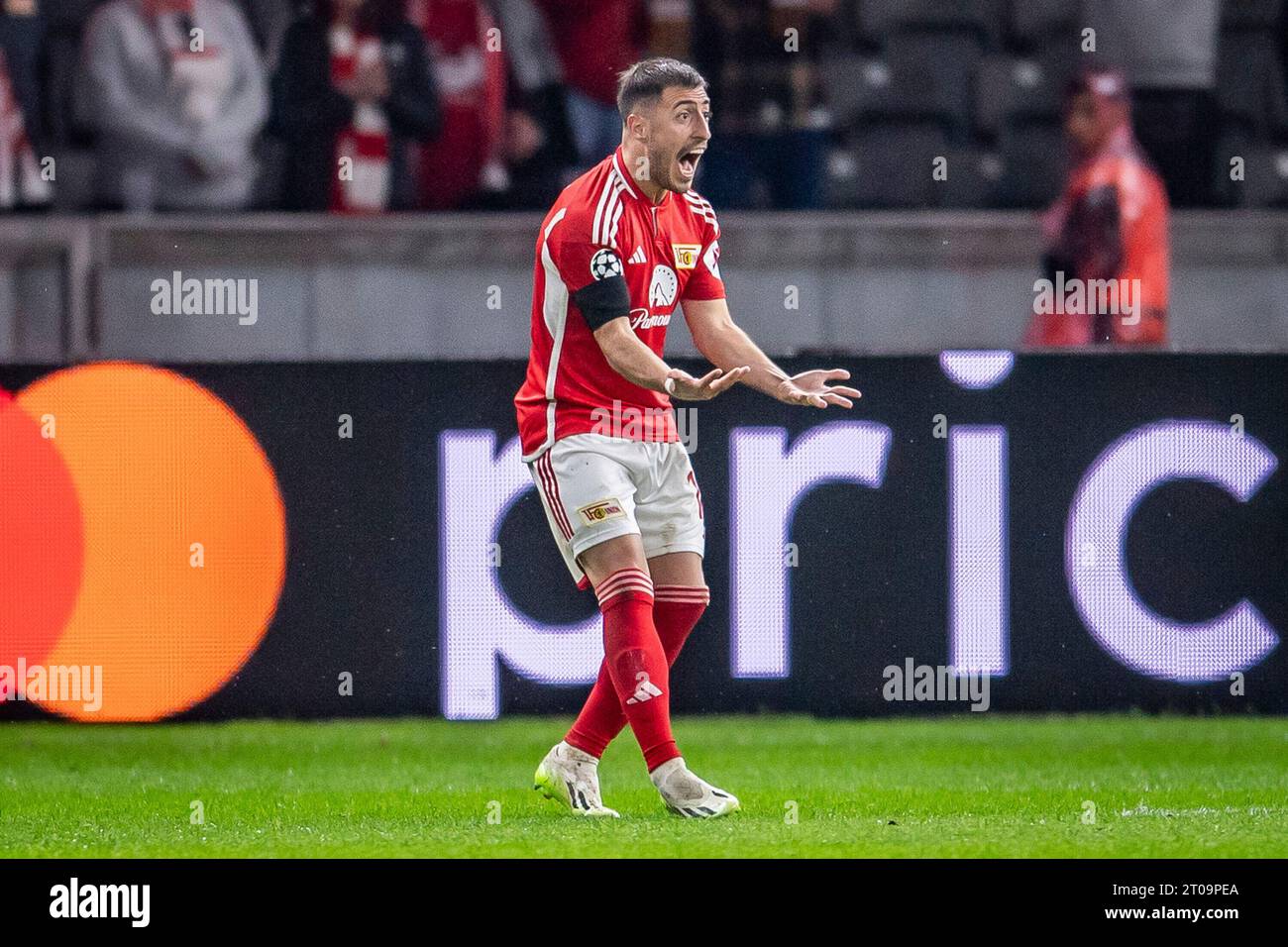 Josip Juranovic (1. FC Union Berlin, #18) protestieren UEFA Champions ...