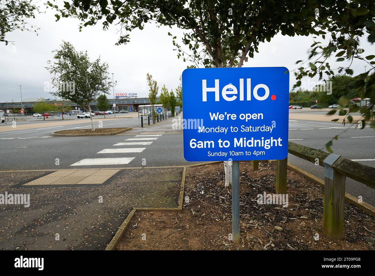 'Hello' sign and car park at the Tesco Extra superstore in Corby, England Stock Photo Alamy