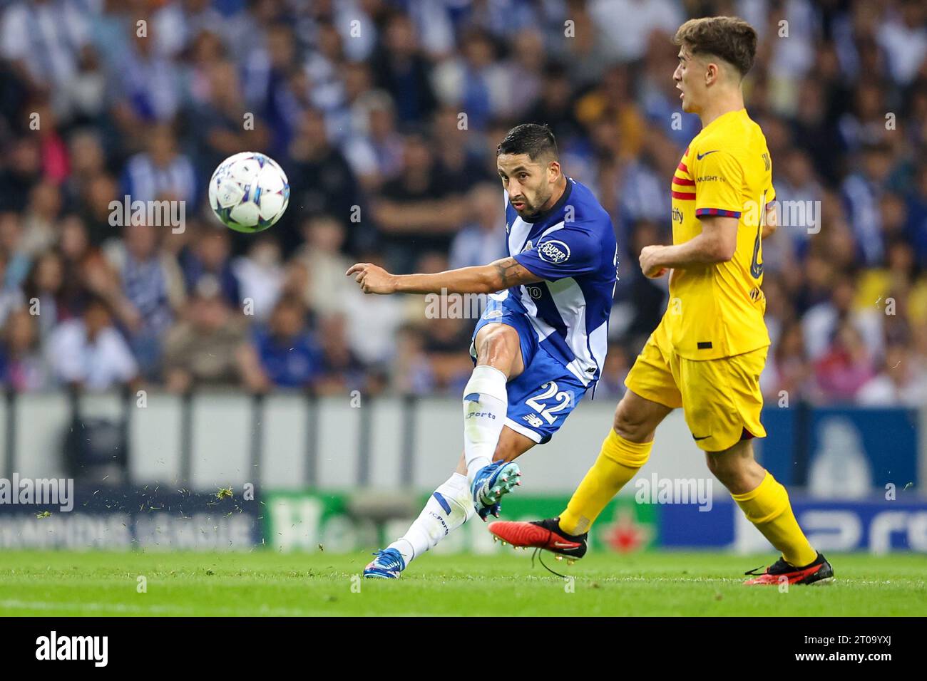 Alan Varela (FC Porto) and in action during the UEFA Champions League Group H, Game 2, match between FC Porto and FC Barcelona Stock Photo