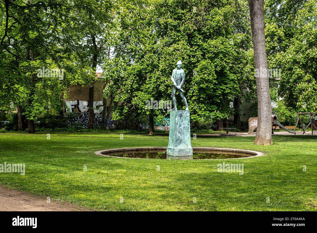 Poseckscher Garden with mirror fountain and Wildenbruch monument at