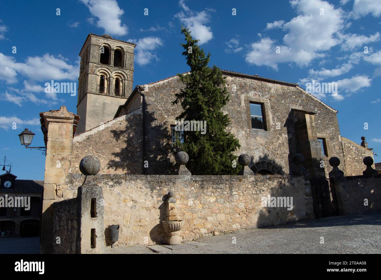 Iglesia de San Juan Bautista en Pedraza Stock Photo