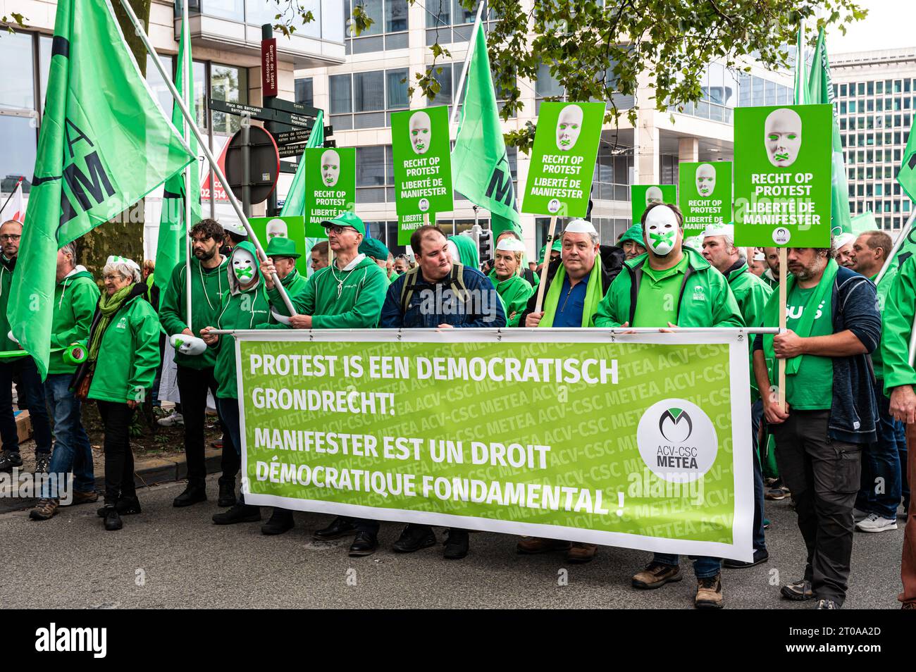 Brussels, Belgium, October 5, 2023 -  Protestation march of the unions for the right to protest Stock Photo