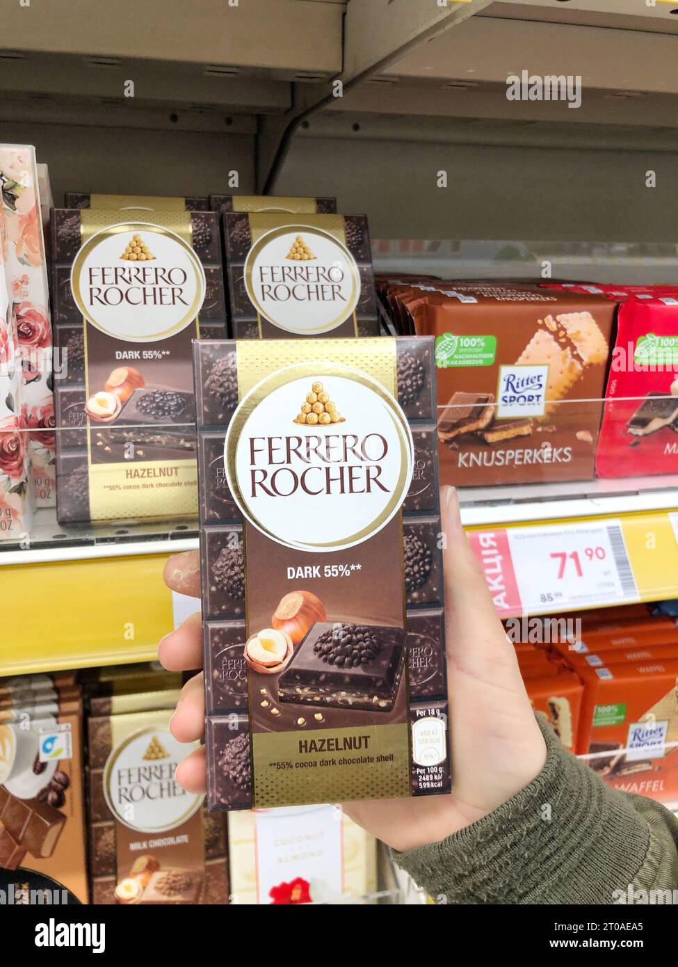 Ferrero rocher bar hi-res stock photography and images - Alamy