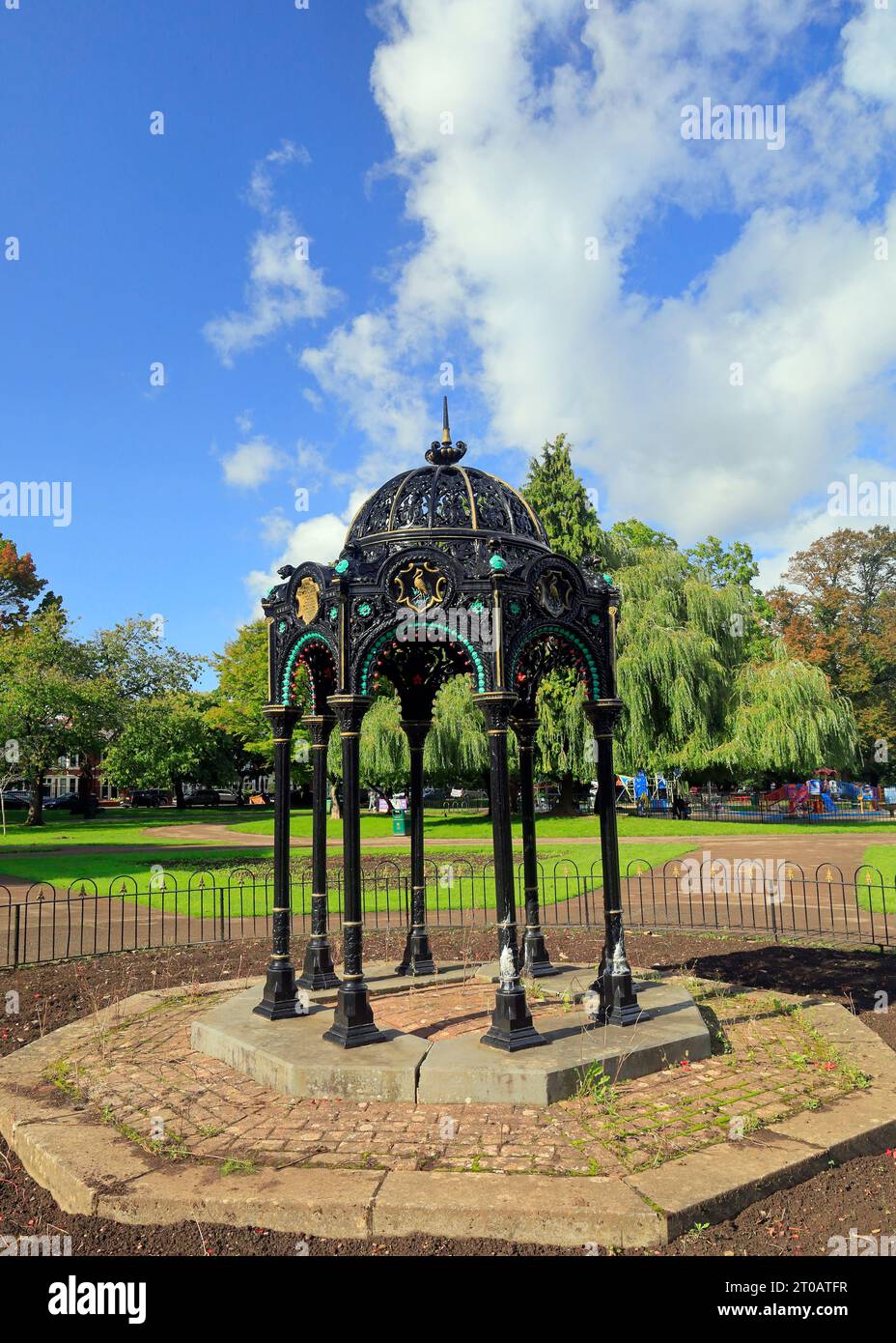 Ornate wrought iron Victorian memorial drinking fountain, Victoria Park, Cardiff. Taken October 2023. In memory of Lewin L. Samuel. Stock Photo