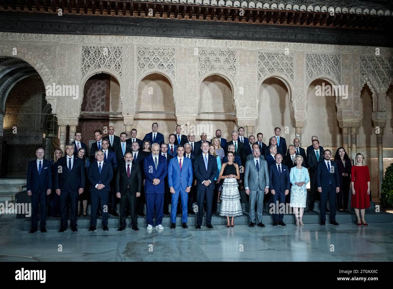 Granada, Spain. 05th Oct, 2023. Together with the King of Spain Felipe VI  and his wife Queen Letizia, heads of state and government stand together  for a family photo at the Alhambra